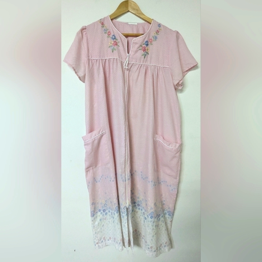 Vintage House Coat Light Weight Robe Floral Feminine Nighty Nightgown Large